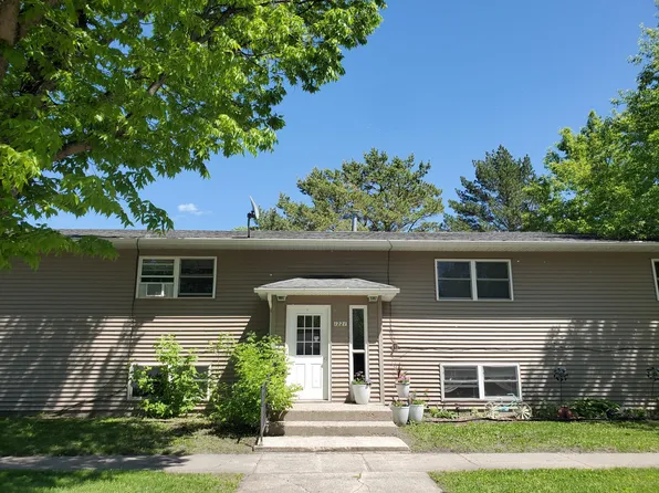 1221 South 15th Street, Grand Forks, ND 58201