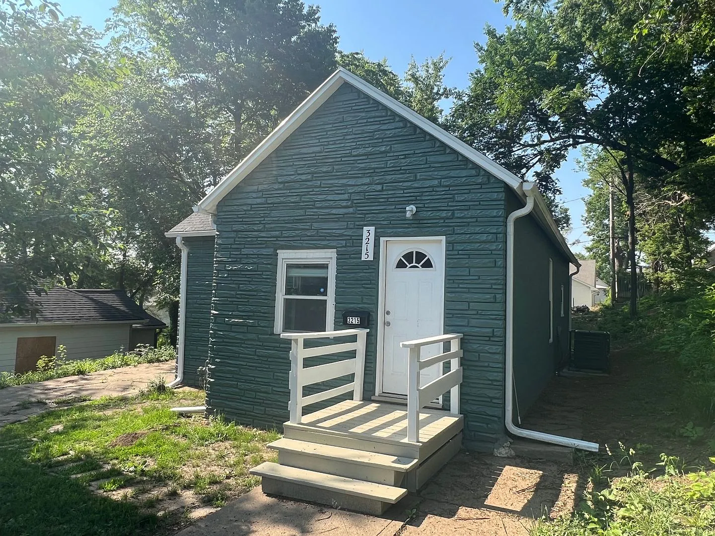 Newly Remodeled 2BR Home! — Photo 2