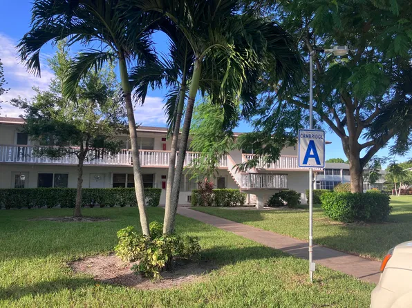 8 Cambridge A #A, West Palm Beach, FL 33417