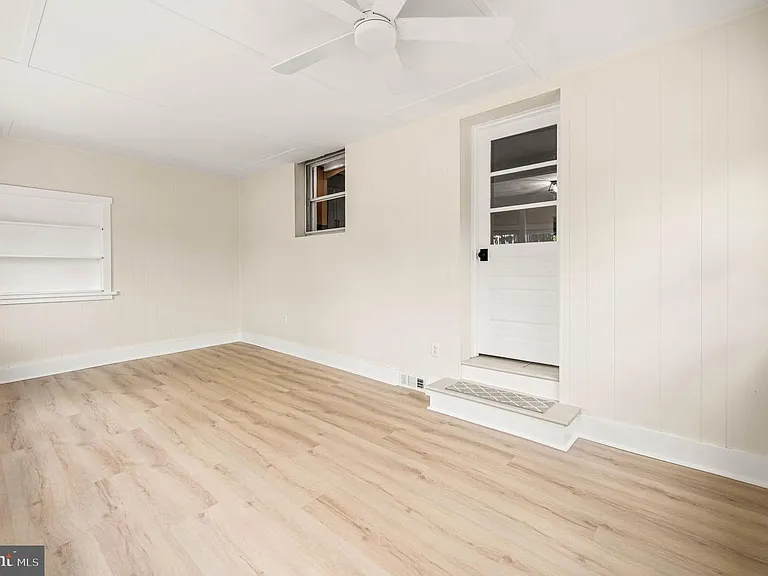 1024 W Bridge St — Photo 17