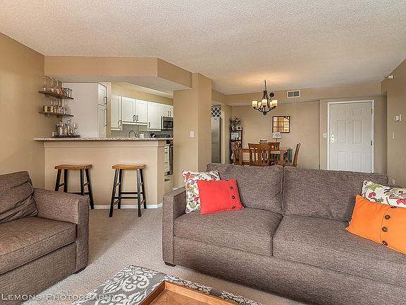 3rd image of 511 Aurora Ave Unit 201