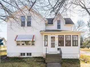 406 S Locust St, Sycamore, IL 60178