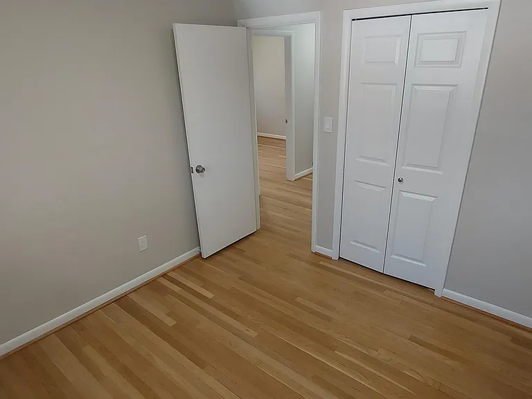 9820 Inglemere Dr — Photo 34