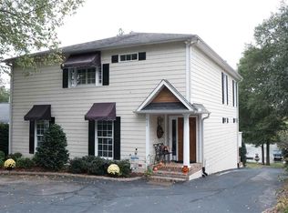 469 Coggins Shore Rd, Inman, SC 29349