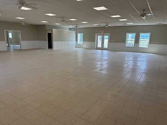 5th image of 1 Club House Dr