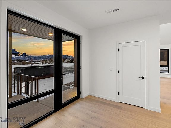 4th image of 2910 Tierra Ln