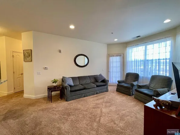 4106 Ramapo Ct, Riverdale, NJ 07457