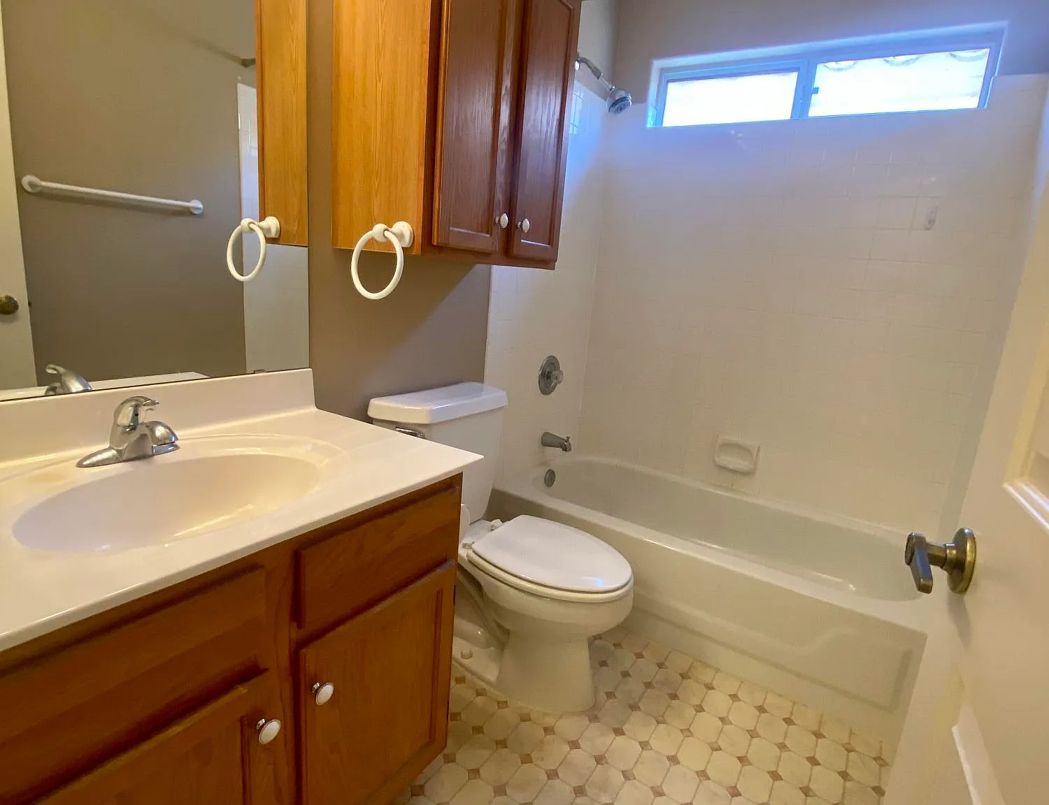 2 bed, 2.0 bath, 1081 sqft, $1,650 — Photo 4