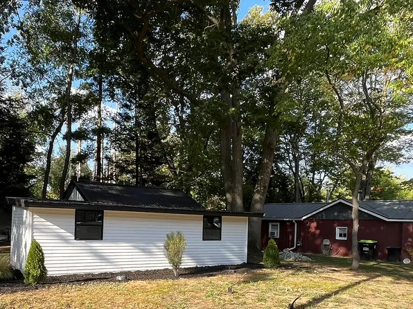 111 Woodland Walk, Lake, MI 48632
