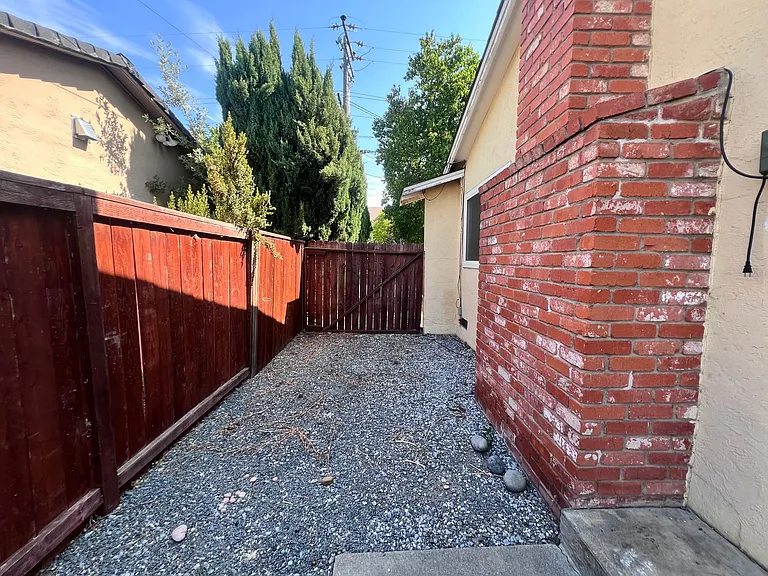 40251 Laiolo Rd — Photo 26