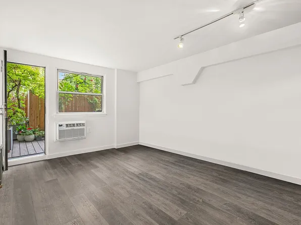 211 Thompson St APT 2O, New York, NY 10012