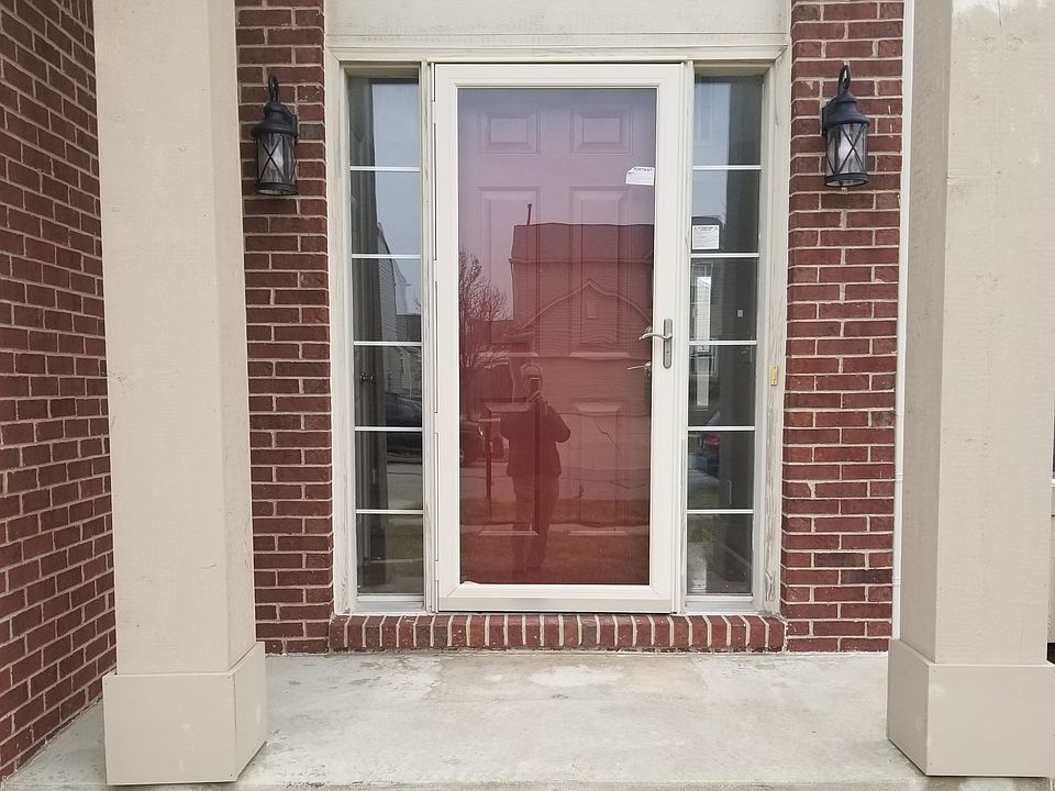 1st image of 7905 Newbury Dr