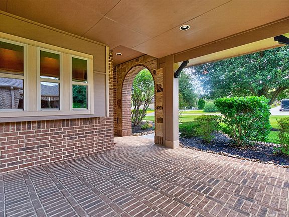 3rd image of 12546 Sharps Ln