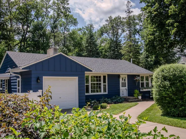 6 Lincoln Ln, Northfield, MN 55057