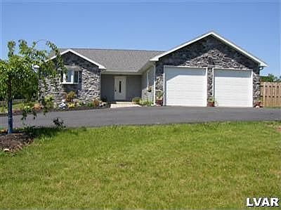 4 Bed Ranch 2.5 acres