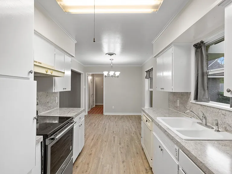 1519 Everitt St — Photo 10