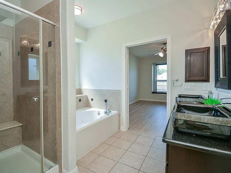 6403 Edinburgh Ct — Photo 16