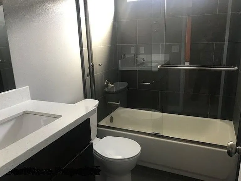 4440 Boundary St #11 — Photo 7