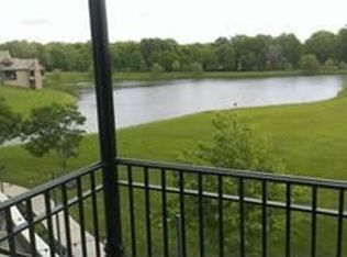 10531 Mission Rd UNIT 216, Leawood, KS 66206