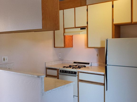 5th image of 1106 Laguna Ave APT 2