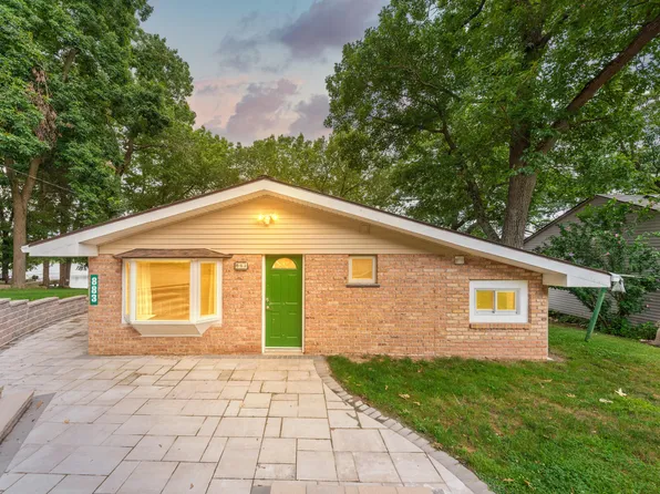 883 Hurley Dr, Howell, MI 48843