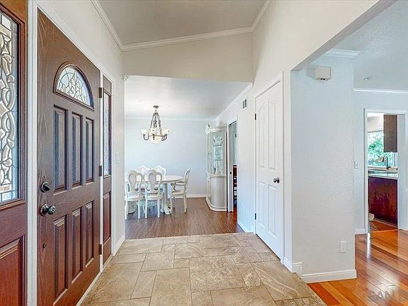 3rd image of 1525 Fair Glen Rd