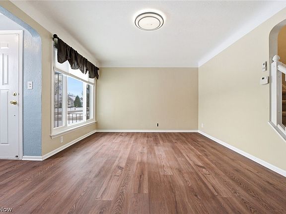 4th image of 1216 E Miner Rd