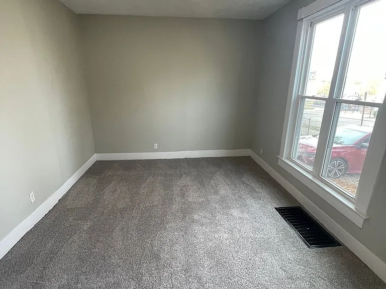504 S 4th- HBS — Photo 3