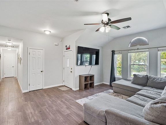 3rd image of 3902 Wirt Ave