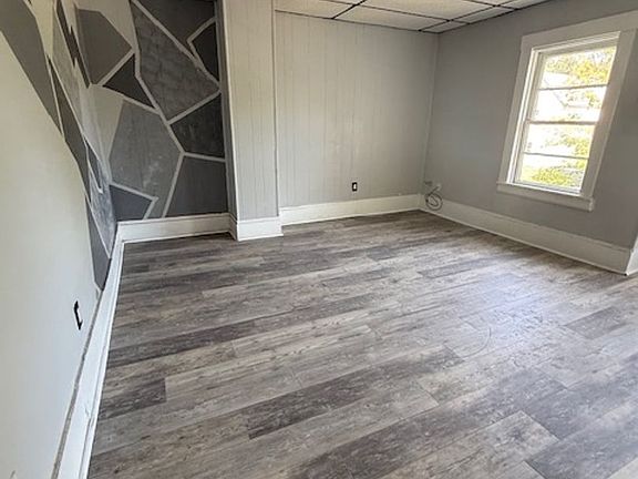 3rd image of 340 1/2 McPheron Ave