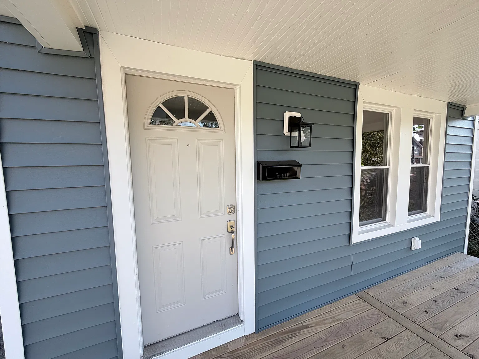 3 bed, 2.5 bath, 1300 sqft, $2,500 — Photo 2