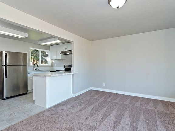 3rd image of 23504 Hedlund Ave