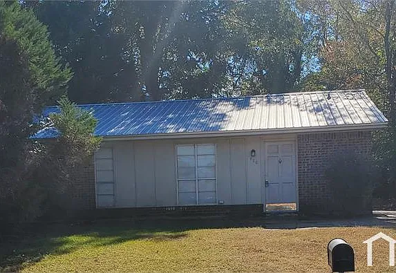 620 Groveland Dr — Photo 1