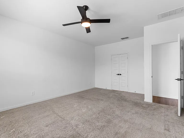 1227 Stockton Trl — Photo 16