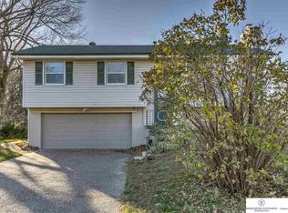 12436 N 40th St, Omaha, NE 68112