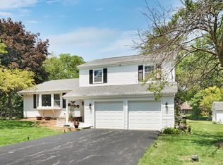 28W766 Davidson Rd, Naperville, IL 60564