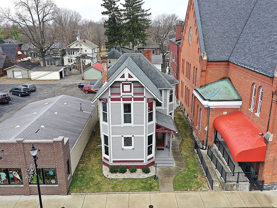 1st image of 227 E Jefferson St