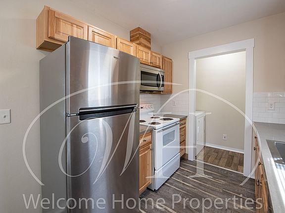 4th image of 43 NE Ash Ave APT 1