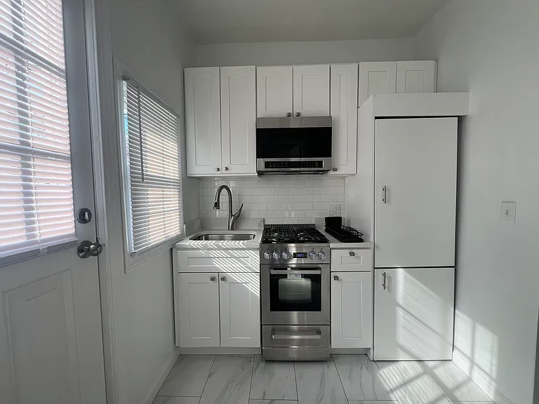 255 Lafayette Pl #2 — Photo 1