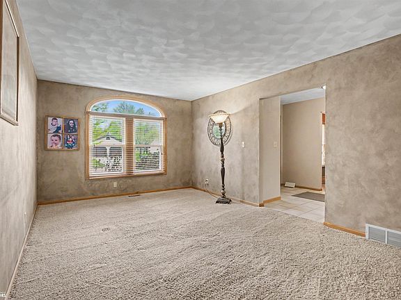 5th image of 1713 Navajo St