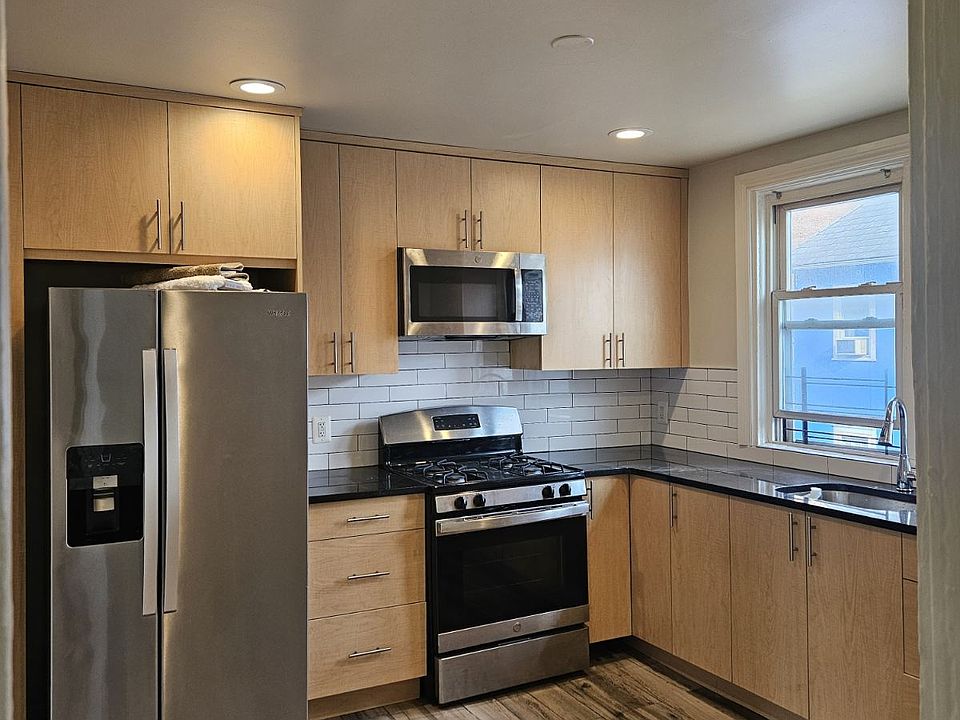 1st image of 9 S 9th Ave Floor 2