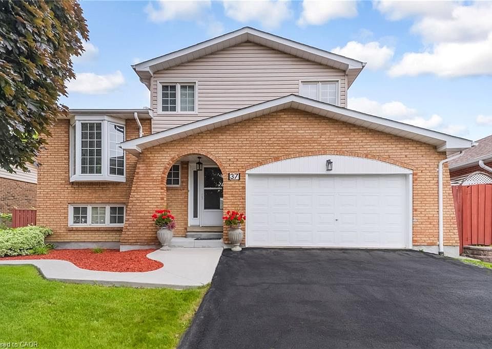 1st image of 37 Blackthorn Ln