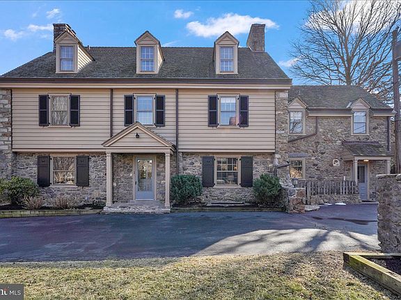 2nd image of 466 Windermere Ave