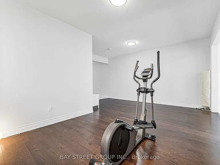 60 Mohandas Dr — Photo 16