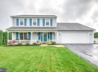 328 Dogwood Ln, New Holland, PA 17557