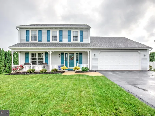 328 Dogwood Ln, New Holland, PA 17557