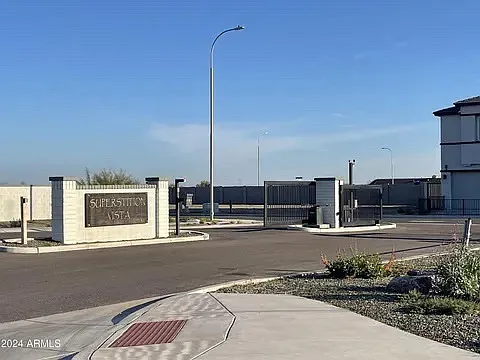 2562 E Boulder Ave — Photo 18
