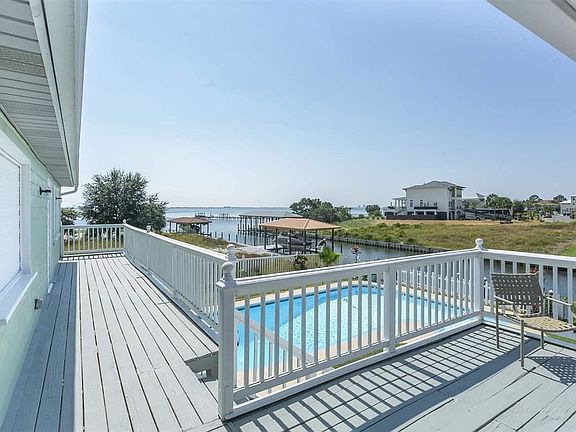 5th image of 1081 Laguna Ln