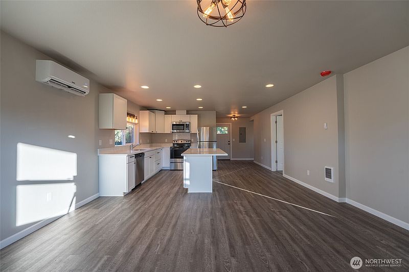 4th image of 229 Keasling Road