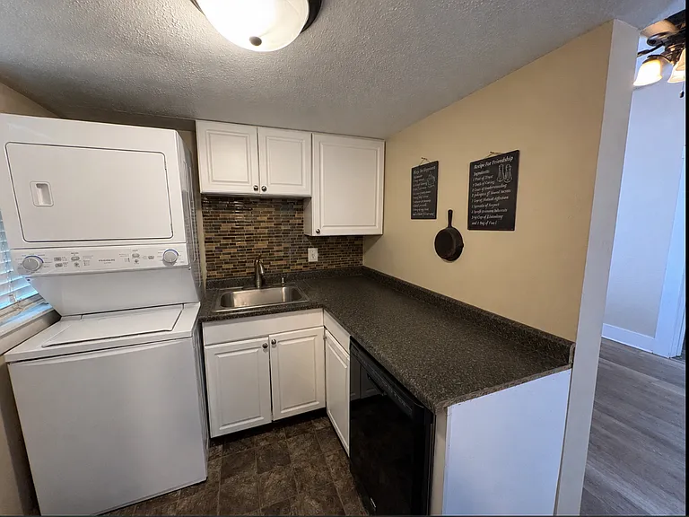 412 S 10th St #1 — Photo 5
